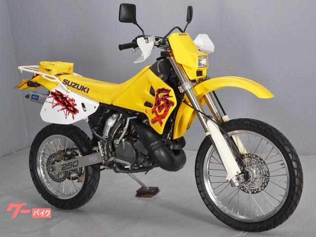 Suzuki RMX250S SJ13A – Kẻ thách thức trong phân khúc enduro Nhật